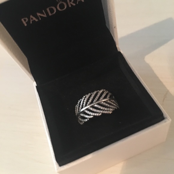 PANDORA Light as a Feather Sterling Silver Ring - Picture 8 of 9